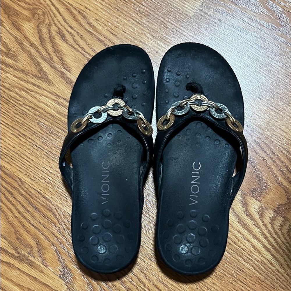 Vionic Women's Sandals in Black with copper/silver Chain Detail